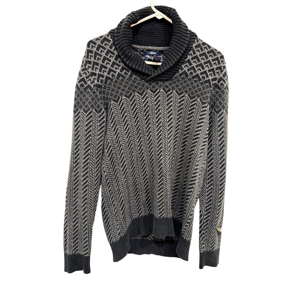 Size M American Rag men's gray striped pullover sweater made of 100% cotton